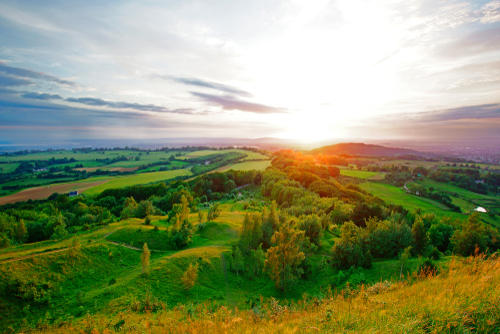 virtual office - A,Beautiful,Sunset,,With,Lens,Flare,,In,Summer,Looking,Towards